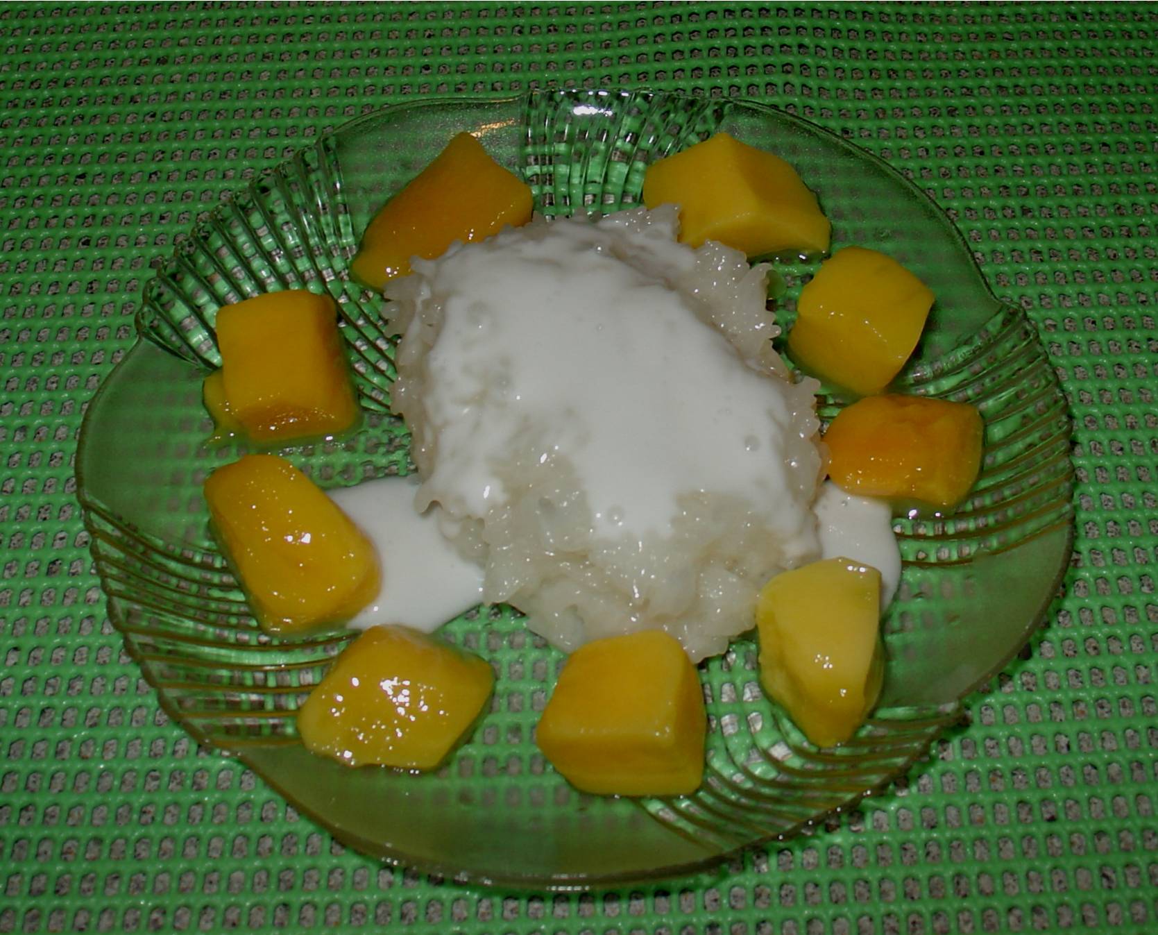 Sweet Sticky Rice with Coconut Cream Sauce